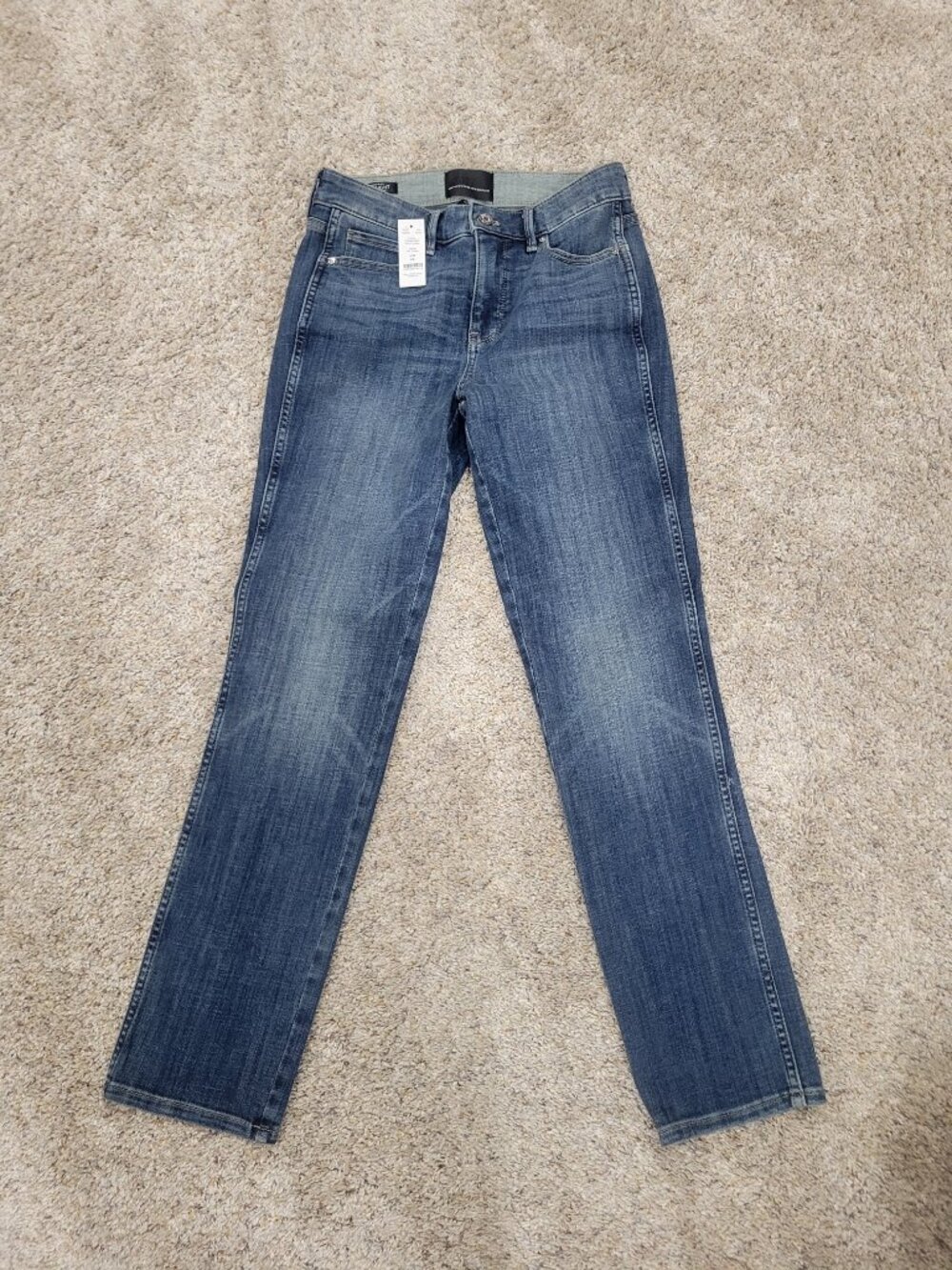White House Black Market straight, cropped jeans 2L
